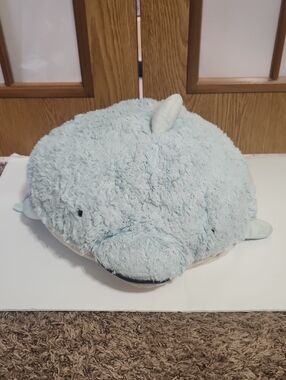 Pillow Pet 2010 Blue Dolphin Squeaks. Full Size Pillow Pet